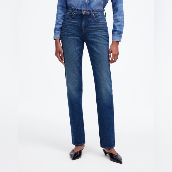 Madewell Denim - Madewell The '90s Straight Mid-Rise Jean in Osada Wash